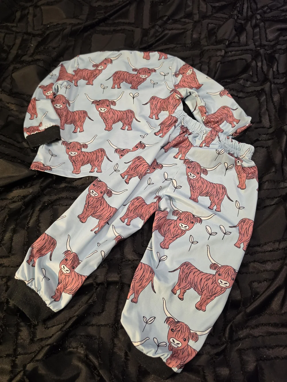 SHEIN Light Blue Kids Pajama Set with Red Highland Cow Print